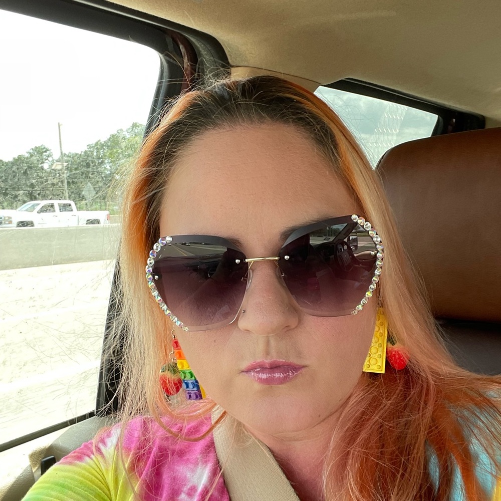 Meet your Posher, Lauren (That crazy lady who changes her hair too much😂🤣)😘🙏 - Picture 6 of 16